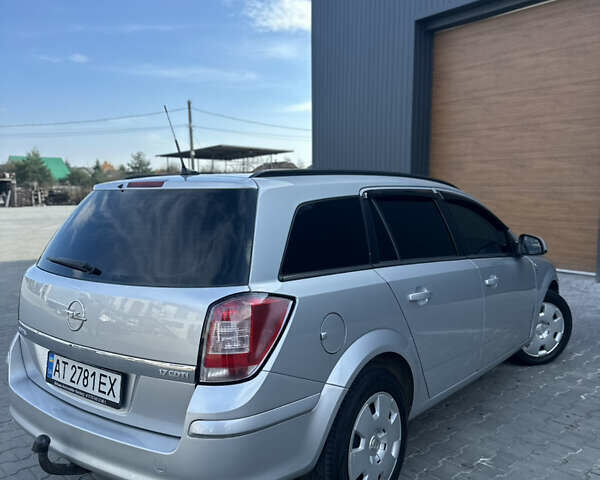 Опель Астра 2010 в Калуше на Automoto.ua Серый Опель Астра, объемом двигателя 1.7 л и пробегом 264 тыс. км за 5450 $, фото 5 на Automoto.ua