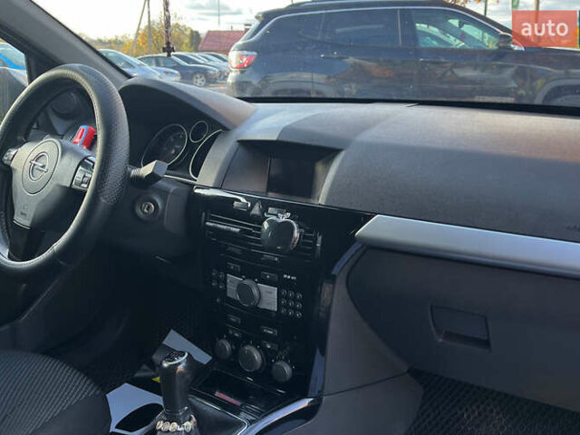 Серый Опель Астра, объемом двигателя 1.69 л и пробегом 260 тыс. км за 5300 $, фото 18 на Automoto.ua