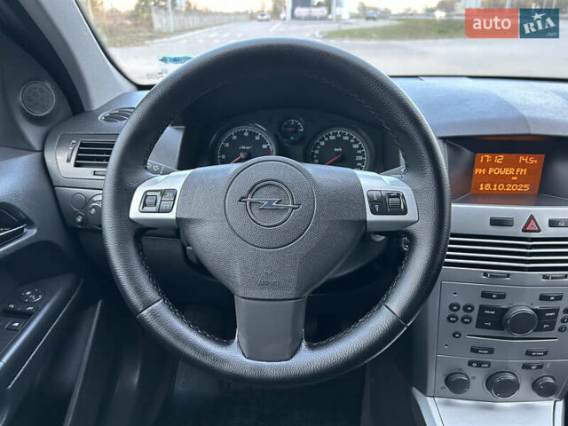 Опель Астра 2010 в Полтаве на Automoto.ua Серый Опель Астра, объемом двигателя 1.6 л и пробегом 143 тыс. км за 6500 $, фото 27 на Automoto.ua