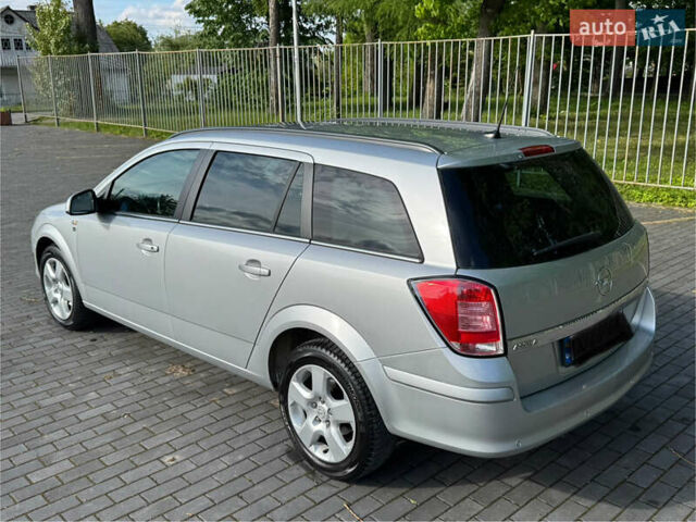 Серый Опель Астра, объемом двигателя 1.7 л и пробегом 255 тыс. км за 5800 $, фото 12 на Automoto.ua