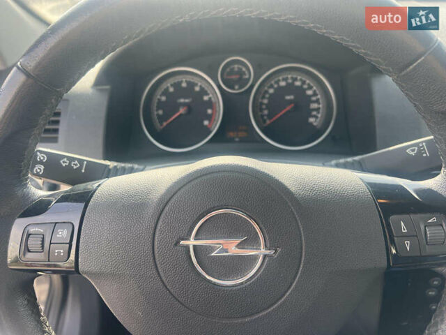 Опель Астра 2010 в Запорожье на Automoto.ua Серый Опель Астра, объемом двигателя 1.6 л и пробегом 152 тыс. км за 7050 $, фото 6 на Automoto.ua