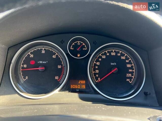 Серый Опель Астра, объемом двигателя 1.69 л и пробегом 306 тыс. км за 4690 $, фото 14 на Automoto.ua