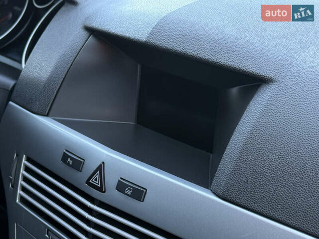 Опель Астра 2010 в Ровно на Automoto.ua Серый Опель Астра, объемом двигателя 1.6 л и пробегом 203 тыс. км за 5350 $, фото 37 на Automoto.ua