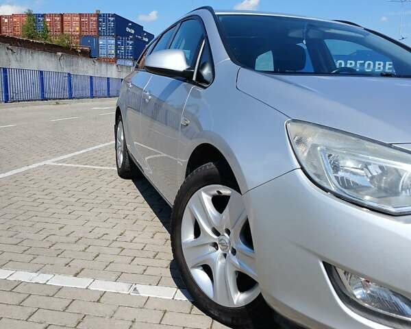 Опель Астра 2010 у Тернополі на Automoto.ua Сірий Опель Астра, об'ємом двигуна 1.69 л та пробігом 279 тис. км за 6999 $, фото 2 на Automoto.ua