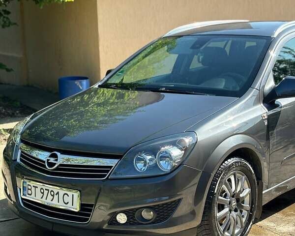 Опель Астра 2010 в Одессе на Automoto.ua Серый Опель Астра, объемом двигателя 1.6 л и пробегом 155 тыс. км за 7500 $, фото 1 на Automoto.ua