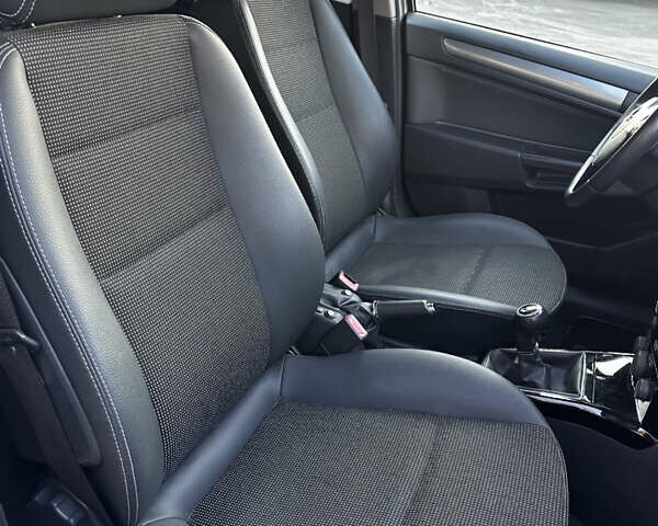 Серый Опель Астра, объемом двигателя 1.6 л и пробегом 245 тыс. км за 5800 $, фото 12 на Automoto.ua