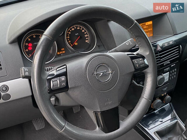 Серый Опель Астра, объемом двигателя 1.6 л и пробегом 160 тыс. км за 6500 $, фото 35 на Automoto.ua