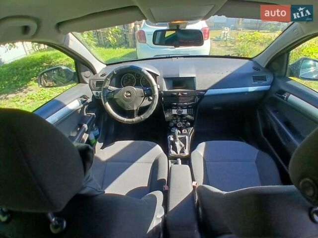 Сірий Опель Астра, об'ємом двигуна 1.7 л та пробігом 233 тис. км за 6700 $, фото 1 на Automoto.ua