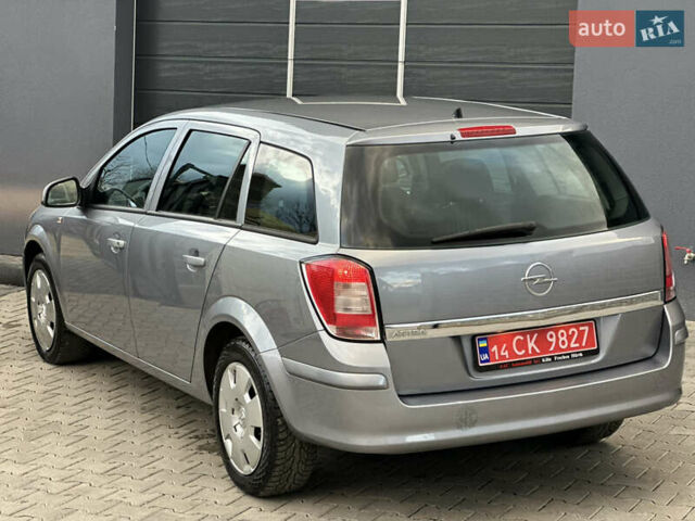 Серый Опель Астра, объемом двигателя 1.6 л и пробегом 224 тыс. км за 5500 $, фото 3 на Automoto.ua