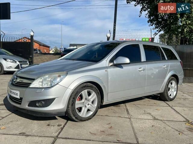 Серый Опель Астра, объемом двигателя 1.69 л и пробегом 306 тыс. км за 4690 $, фото 2 на Automoto.ua
