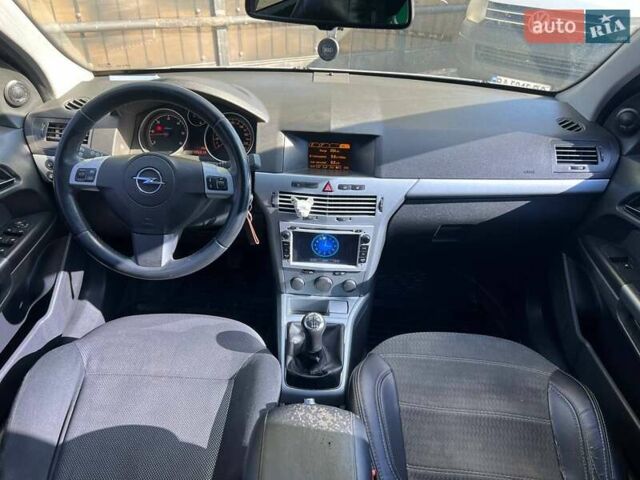 Серый Опель Астра, объемом двигателя 1.69 л и пробегом 306 тыс. км за 4690 $, фото 12 на Automoto.ua