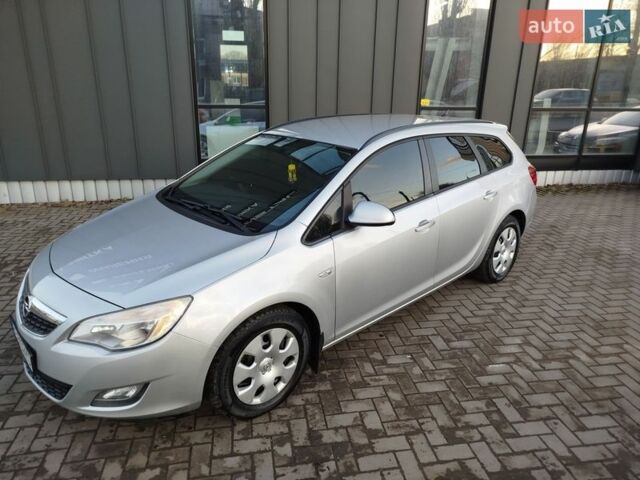 Серый Опель Астра, объемом двигателя 1.7 л и пробегом 249 тыс. км за 6899 $, фото 15 на Automoto.ua