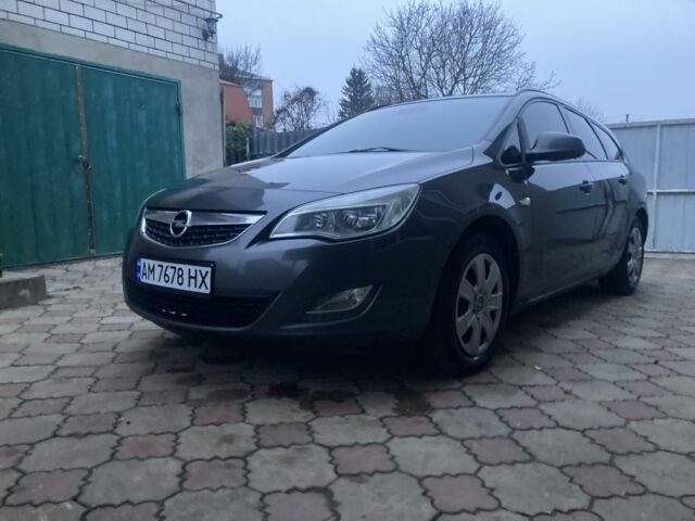 Сірий Опель Астра, об'ємом двигуна 1.7 л та пробігом 368 тис. км за 5400 $, фото 1 на Automoto.ua