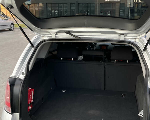 Сірий Опель Астра, об'ємом двигуна 1.7 л та пробігом 256 тис. км за 4800 $, фото 19 на Automoto.ua