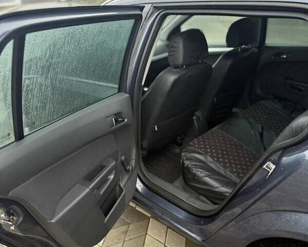 Серый Опель Астра, объемом двигателя 1.6 л и пробегом 175 тыс. км за 5650 $, фото 30 на Automoto.ua