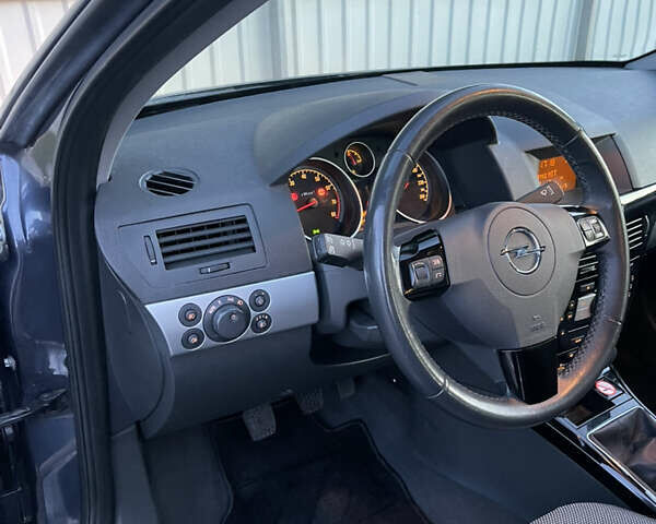 Опель Астра 2010 в Луцке на Automoto.ua Серый Опель Астра, объемом двигателя 0 л и пробегом 257 тыс. км за 6280 $, фото 26 на Automoto.ua