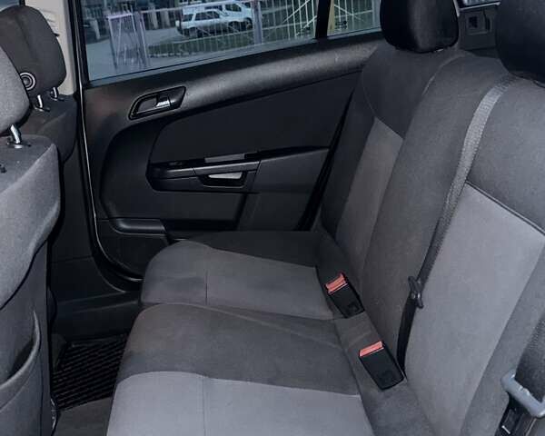 Сірий Опель Астра, об'ємом двигуна 1.7 л та пробігом 230 тис. км за 5900 $, фото 10 на Automoto.ua