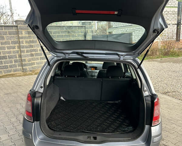 Серый Опель Астра, объемом двигателя 1.6 л и пробегом 224 тыс. км за 5500 $, фото 51 на Automoto.ua