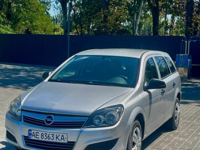 Сірий Опель Астра, об'ємом двигуна 1.7 л та пробігом 250 тис. км за 4900 $, фото 2 на Automoto.ua