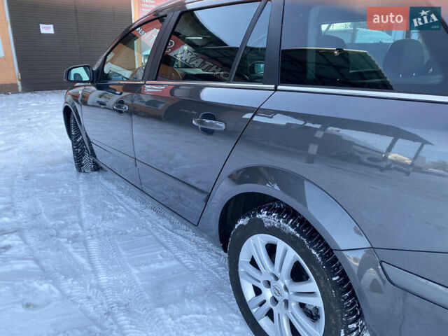 Серый Опель Астра, объемом двигателя 1.6 л и пробегом 232 тыс. км за 5600 $, фото 19 на Automoto.ua