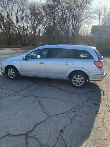 Серый Опель Астра, объемом двигателя 1.6 л и пробегом 260 тыс. км за 5000 $, фото 5 на Automoto.ua