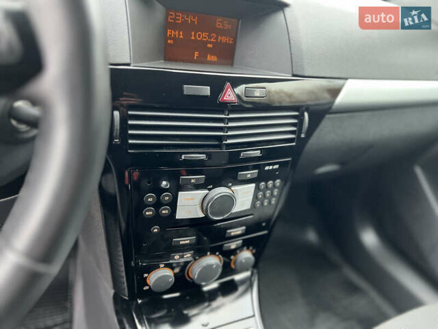 Сірий Опель Астра, об'ємом двигуна 1.6 л та пробігом 260 тис. км за 6250 $, фото 68 на Automoto.ua