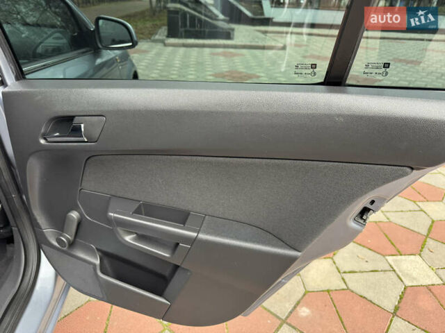 Серый Опель Астра, объемом двигателя 1.6 л и пробегом 209 тыс. км за 6400 $, фото 25 на Automoto.ua