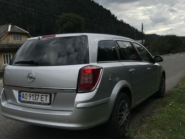 Опель Астра 2010 в Межгорье на Automoto.ua Серый Опель Астра, объемом двигателя 1.7 л и пробегом 260 тыс. км за 5500 $, фото 4 на Automoto.ua