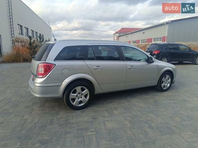 Опель Астра 2010 в Луцке на Automoto.ua Серый Опель Астра, объемом двигателя 1.6 л и пробегом 175 тыс. км за 5500 $, фото 4 на Automoto.ua