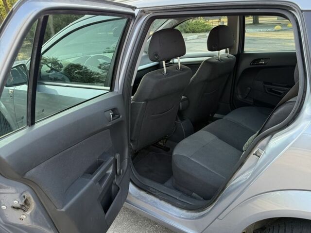 Серый Опель Астра, объемом двигателя 1.6 л и пробегом 212 тыс. км за 5999 $, фото 7 на Automoto.ua