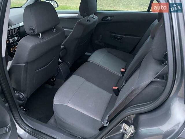 Серый Опель Астра, объемом двигателя 1.6 л и пробегом 248 тыс. км за 6850 $, фото 15 на Automoto.ua