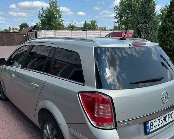 Серый Опель Астра, объемом двигателя 1.6 л и пробегом 227 тыс. км за 6200 $, фото 5 на Automoto.ua