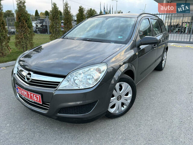 Опель Астра 2010 в Полтаве на Automoto.ua Серый Опель Астра, объемом двигателя 1.6 л и пробегом 143 тыс. км за 6500 $, фото 1 на Automoto.ua