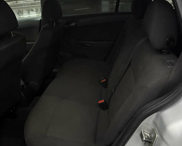 Серый Опель Астра, объемом двигателя 1.6 л и пробегом 231 тыс. км за 5699 $, фото 34 на Automoto.ua