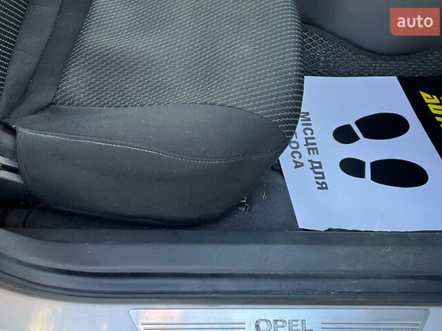 Серый Опель Астра, объемом двигателя 1.69 л и пробегом 260 тыс. км за 5300 $, фото 22 на Automoto.ua