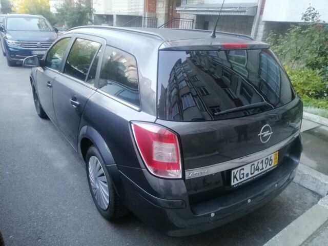 Опель Астра 2010 у Тернополі на Automoto.ua Сірий Опель Астра, об'ємом двигуна 1.6 л та пробігом 204 тис. км за 6200 $, фото 2 на Automoto.ua
