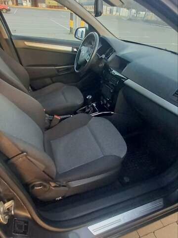 Серый Опель Астра, объемом двигателя 1.6 л и пробегом 173 тыс. км за 6550 $, фото 10 на Automoto.ua