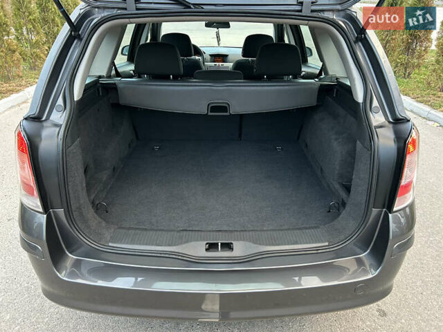 Опель Астра 2010 в Полтаве на Automoto.ua Серый Опель Астра, объемом двигателя 1.6 л и пробегом 143 тыс. км за 6500 $, фото 84 на Automoto.ua