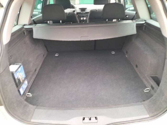 Серый Опель Астра, объемом двигателя 1.7 л и пробегом 285 тыс. км за 6500 $, фото 5 на Automoto.ua