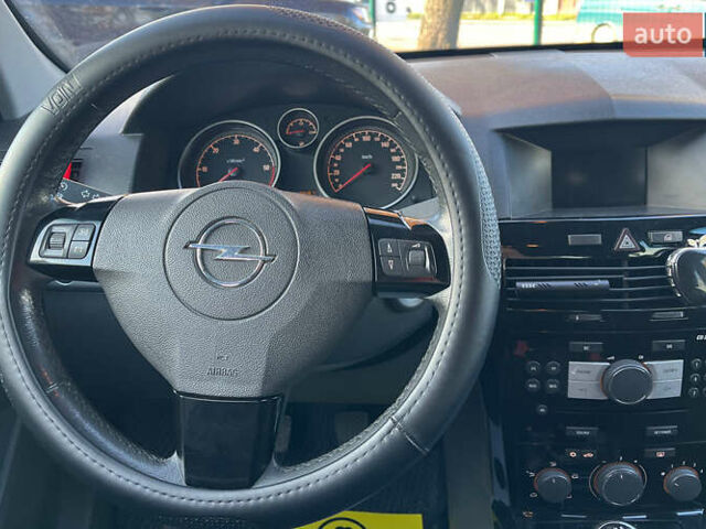 Серый Опель Астра, объемом двигателя 1.69 л и пробегом 260 тыс. км за 5300 $, фото 10 на Automoto.ua