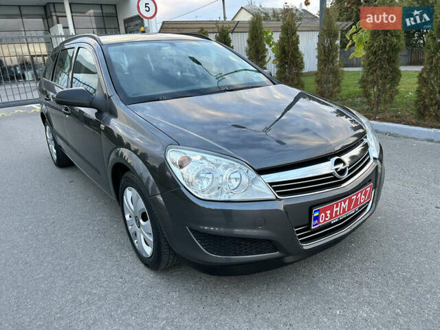 Опель Астра 2010 в Полтаве на Automoto.ua Серый Опель Астра, объемом двигателя 1.6 л и пробегом 143 тыс. км за 6500 $, фото 44 на Automoto.ua