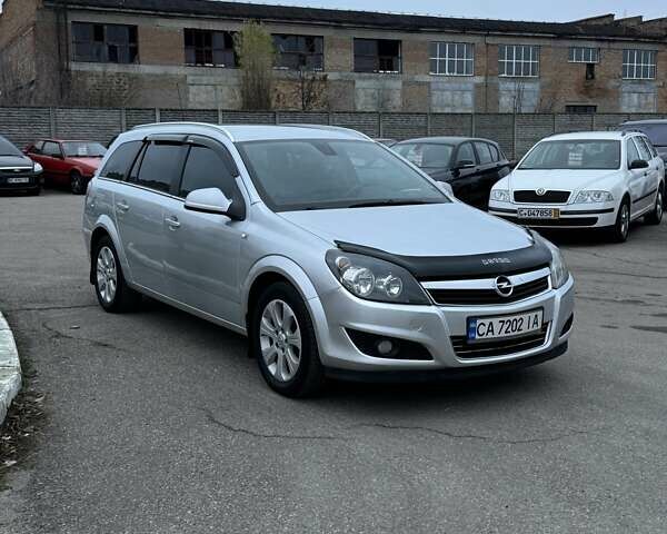 Сірий Опель Астра, об'ємом двигуна 1.7 л та пробігом 230 тис. км за 5900 $, фото 2 на Automoto.ua