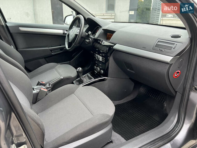 Сірий Опель Астра, об'ємом двигуна 1.6 л та пробігом 260 тис. км за 6250 $, фото 91 на Automoto.ua