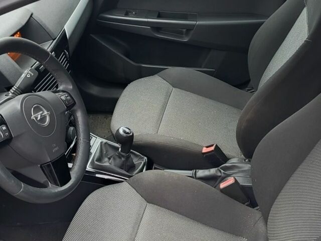 Серый Опель Астра, объемом двигателя 1.7 л и пробегом 240 тыс. км за 7000 $, фото 8 на Automoto.ua