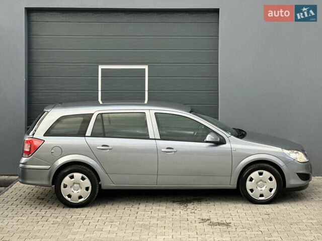 Серый Опель Астра, объемом двигателя 1.6 л и пробегом 224 тыс. км за 5500 $, фото 16 на Automoto.ua