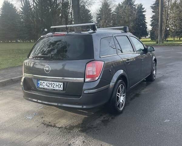 Серый Опель Астра, объемом двигателя 1.6 л и пробегом 263 тыс. км за 5700 $, фото 4 на Automoto.ua