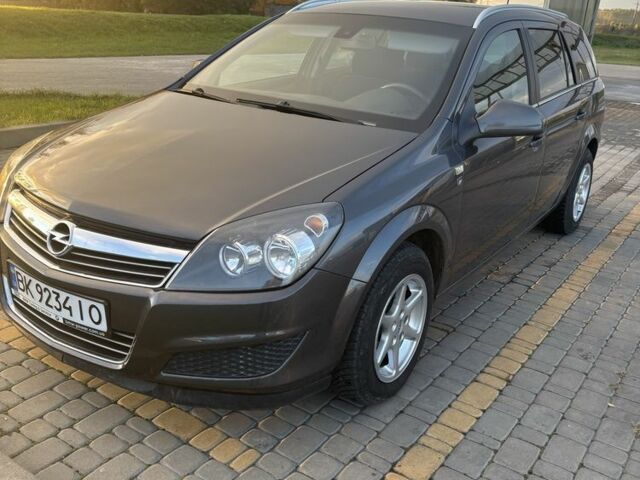 Серый Опель Астра, объемом двигателя 1.7 л и пробегом 282 тыс. км за 5350 $, фото 1 на Automoto.ua