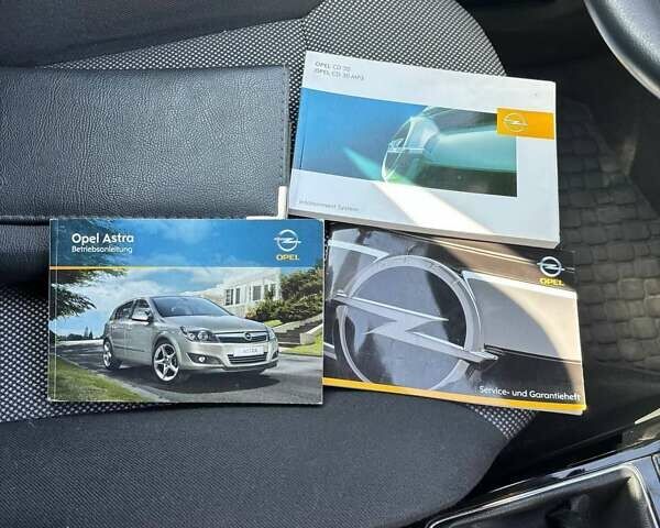 Опель Астра 2010 в Одессе на Automoto.ua Серый Опель Астра, объемом двигателя 1.6 л и пробегом 155 тыс. км за 7500 $, фото 16 на Automoto.ua