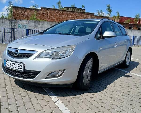 Опель Астра 2010 у Тернополі на Automoto.ua Сірий Опель Астра, об'ємом двигуна 1.69 л та пробігом 279 тис. км за 6999 $, фото 1 на Automoto.ua