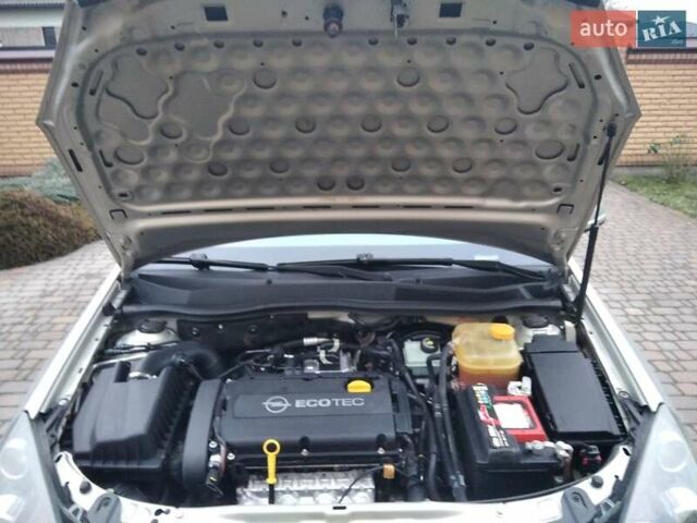 Серый Опель Астра, объемом двигателя 1.6 л и пробегом 217 тыс. км за 5550 $, фото 15 на Automoto.ua